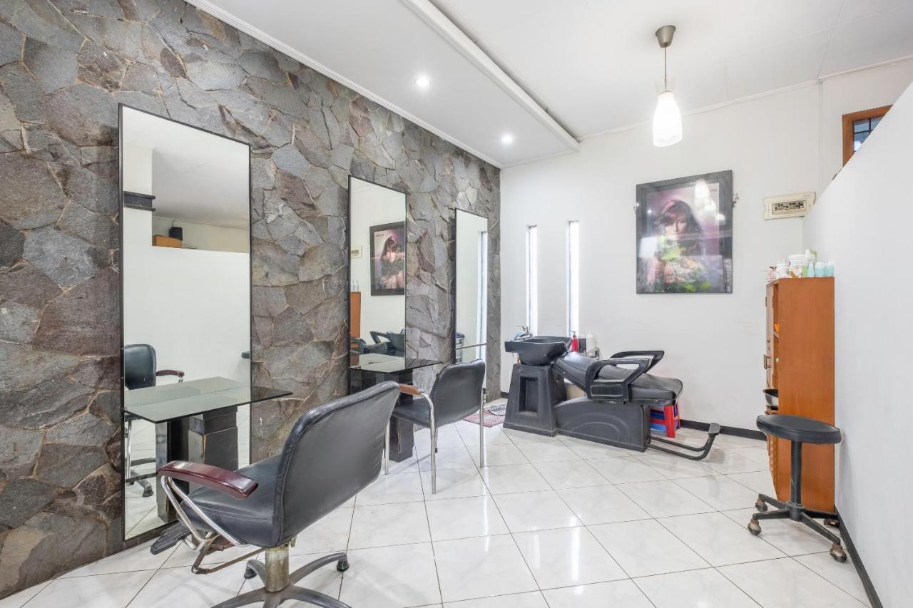 Imelda Residence Setrasari Redpartner บันดุง ภายนอก รูปภาพ